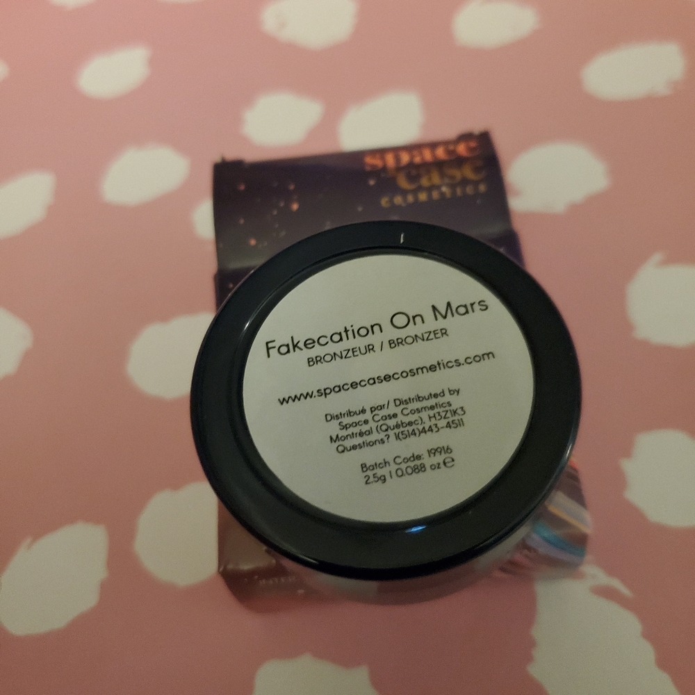 SPACE CASE COSMETICS

Fakecation Bronzer - Picture 8 of 8